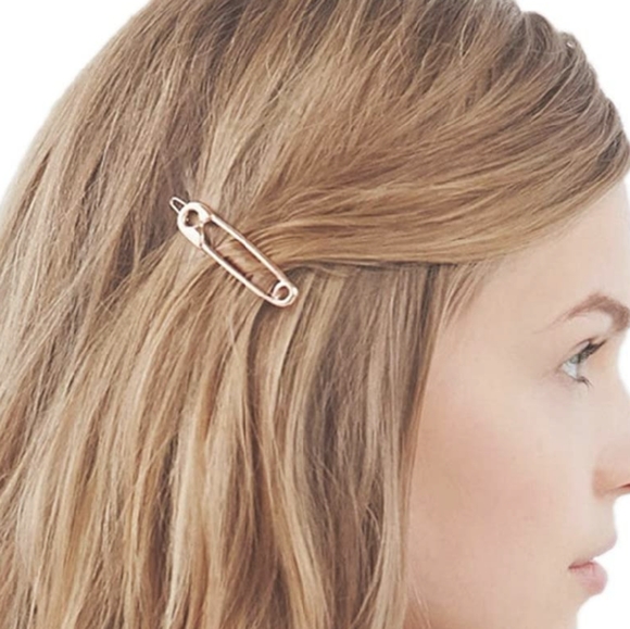 Brandy Melville Accessories - Brandy Melville Gold Metal Safety Pin Hair Clip